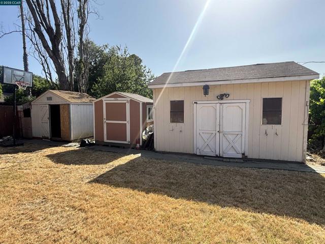 2765 Tuolumne Street, Vallejo CA: https://media.crmls.org/mediaz/9194cbe2-4f7d-4aff-8c83-c8587b4590e5.jpg