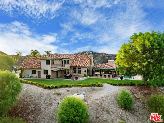 27023 Rolling Hills Avenue, Canyon Country CA: https://media.crmls.org/mediaz/91951a16-aa17-4b46-993f-41bee5b62646.jpg