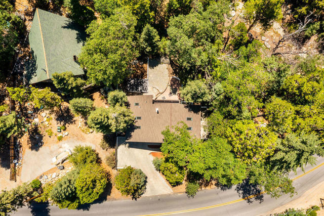 24718 Fern Valley Road, Idyllwild CA: https://media.crmls.org/mediaz/919663ff-8540-4cd2-8e0e-fe5843f43ee8.jpg