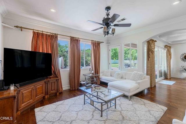 3007 Springbank Court, Bakersfield CA: https://media.crmls.org/mediaz/91966e63-3fc1-4e6b-ad7f-25dd6dd9ecda.jpg