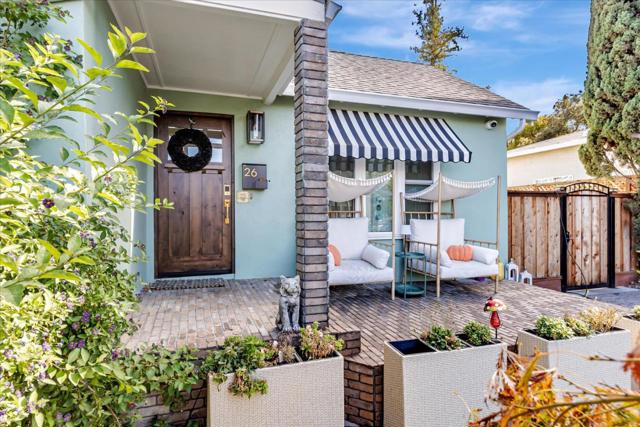26 Pleasant Street, Los Gatos CA: https://media.crmls.org/mediaz/9196ad42-bc88-4ff9-b95e-06768ef14894.jpg
