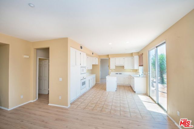 11372 Bridgeway Court, Riverside CA: https://media.crmls.org/mediaz/9196c8a2-3529-4ddd-828a-28a656396644.jpg