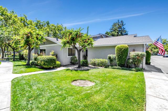 4942 Red Creek Drive, San Jose CA: https://media.crmls.org/mediaz/9197540d-20a1-4a2f-bcb6-a78c5ff772d1.jpg