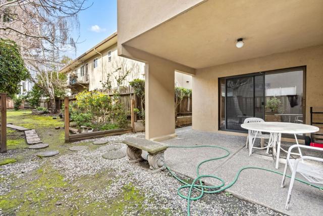 1701 San Carlos Avenue, San Carlos CA: https://media.crmls.org/mediaz/91988738-408a-410a-89b5-2995665bd8e4.jpg