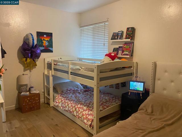 2081 Olivera Rd, Concord CA: https://media.crmls.org/mediaz/9198dbeb-64cc-42b5-99db-2c789bcdf402.jpg