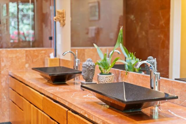 170 Fox Run, Los Gatos CA: https://media.crmls.org/mediaz/9199b656-6a29-4a08-95c9-5d9011f3e048.jpg