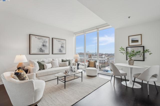 222 Broadway, Oakland CA: https://media.crmls.org/mediaz/919b59ff-20db-4ce0-9428-d9d5a9d9347f.jpg