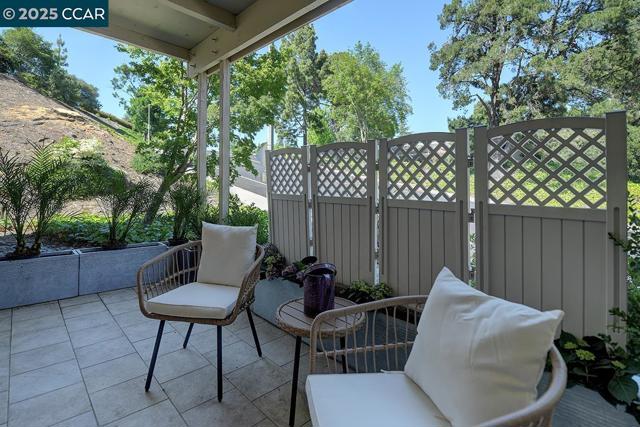 2017 Oakmont Way, Walnut Creek CA: https://media.crmls.org/mediaz/919bd480-26e0-47da-89b3-cb7296987aaf.jpg