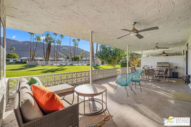 2420 Paseo Del Rey, Palm Springs CA: https://media.crmls.org/mediaz/919bebe5-83f1-42f4-b2dd-3ebcea0ab51e.jpg