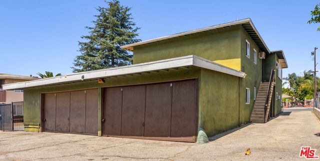 1072 W Wilson Street, Pomona CA: https://media.crmls.org/mediaz/919bef60-1548-45ec-9143-ce576f2771eb.jpg