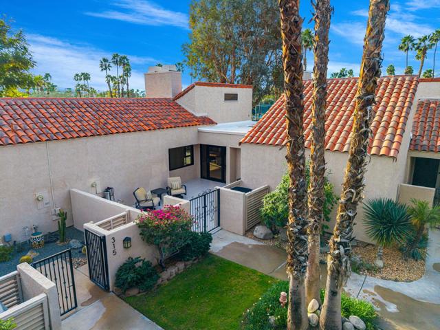 314 Forest Hills Drive, Rancho Mirage CA: https://media.crmls.org/mediaz/919c0fff-98d5-4342-83ec-1243ee5a5c98.jpg