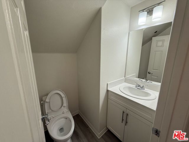 65 Plateau, Irvine CA: https://media.crmls.org/mediaz/919c633a-6df5-457b-b5db-623f9f887158.jpg