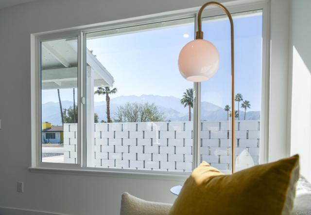 Detail Gallery Image 3 of 26 For 2080 N Gorgonio Rd, Palm Springs,  CA 92262 - 3 Beds | 2 Baths