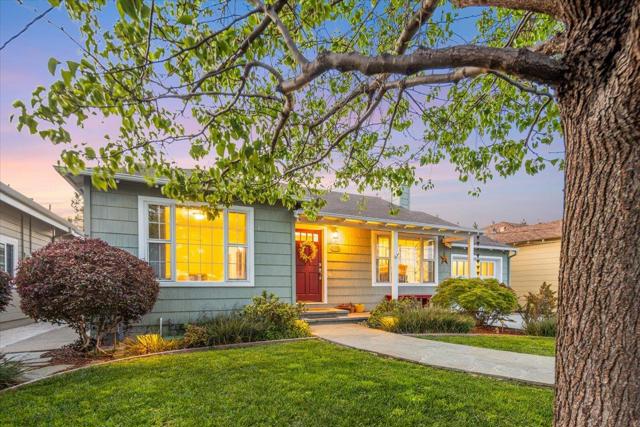 157 Mclellan Avenue, San Mateo CA: https://media.crmls.org/mediaz/919d2942-1bfd-4780-9517-e4e19e87472f.jpg
