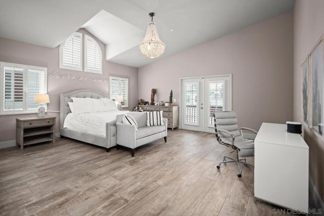 246 C Avenue, Coronado CA: https://media.crmls.org/mediaz/919d2e02-dc1e-4449-85f7-b952e8c07cbb.jpg