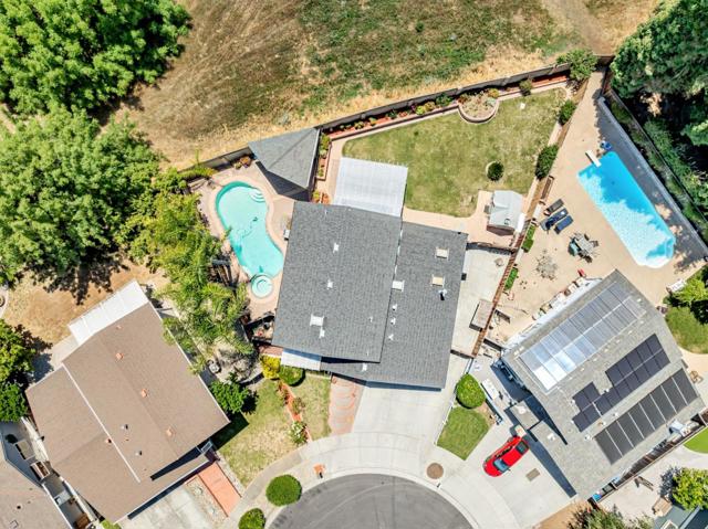 1298 Hersman Drive, Gilroy CA: https://media.crmls.org/mediaz/919efaf0-471a-49b8-81b0-0005d007c72b.jpg