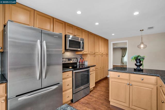 1430 Tampico Pl, Walnut Creek CA: https://media.crmls.org/mediaz/919fd32b-5d17-46a1-8f6e-93d59ccbe8e6.jpg