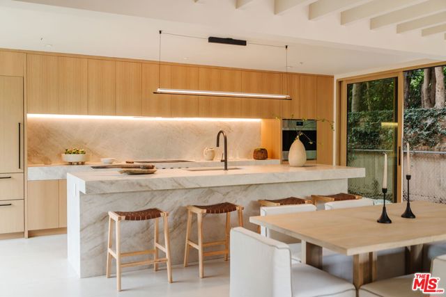 744 Amoroso Place, Venice CA: https://media.crmls.org/mediaz/919fecf3-7e9c-4ab0-b305-a4d46872cfb2.jpg