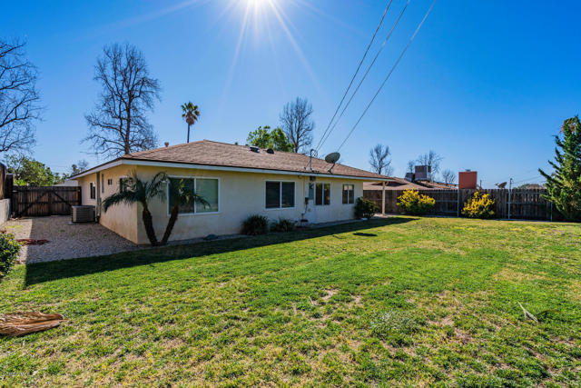 13447 Berg St Sylmar CA 91342-large-019-