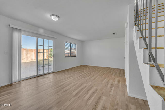 Detail Gallery Image 7 of 25 For 4745 Karling Pl, Palmdale,  CA 93552 - 3 Beds | 2/1 Baths