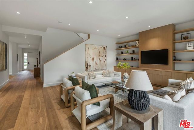 4 Bed Home for Sale in Los Angeles, California