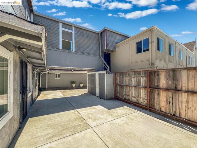 Image 21 of 33 For 416 Benicia Rd