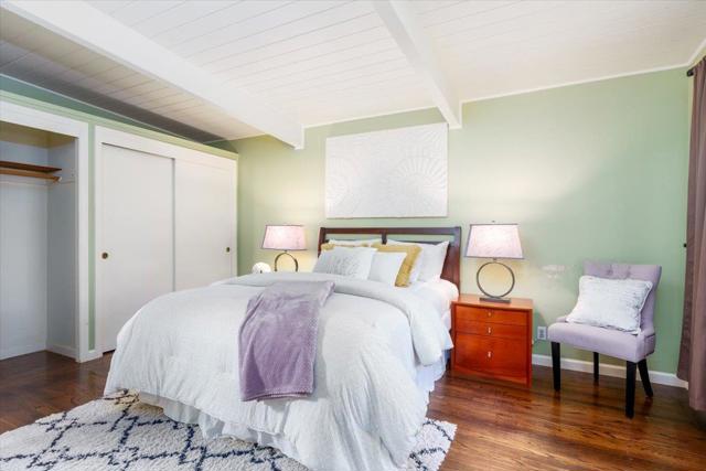 2037 Harding Avenue, San Mateo CA: https://media.crmls.org/mediaz/91a1b0f9-57ad-453d-8c9b-6826a10dae6a.jpg