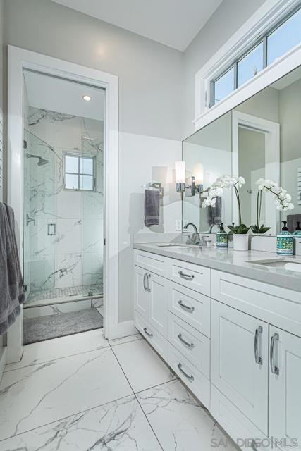 617 9Th St, Coronado CA: https://media.crmls.org/mediaz/91a22349-c513-498b-8be8-74b9fcb8783f.jpg