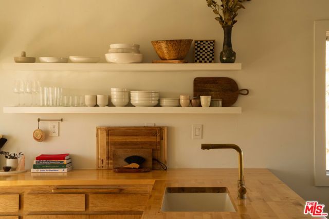 50950 Burns Canyon Road, Pioneertown CA: https://media.crmls.org/mediaz/91a229ae-89fb-4614-993a-a03abf78497c.jpg