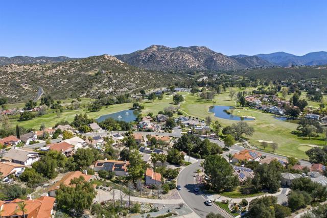 15519 Calistoga Dr., Ramona CA: https://media.crmls.org/mediaz/91a2390f-07bd-4fe9-9d1f-2230d6f7f99f.jpg