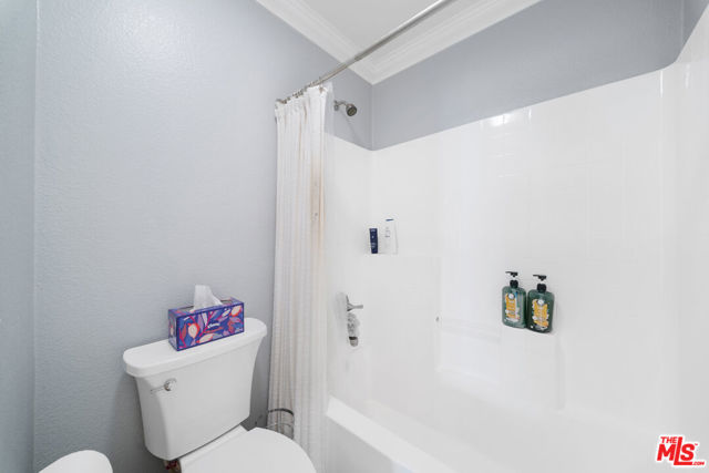 11501 Trailrun Court, Riverside CA: https://media.crmls.org/mediaz/91a2709a-f20f-4ec6-94aa-441a653f8173.jpg