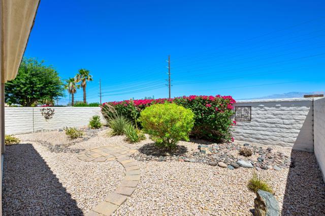 80208 Avd Linda Vista, Indio CA: https://media.crmls.org/mediaz/91a3234e-9d8d-44fe-b31e-78388ce84c5c.jpg