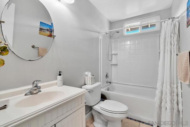 3978 Shenandoah Dr, Oceanside CA: https://media.crmls.org/mediaz/91a36520-ff6c-41d9-95a0-6c7f0a666146.jpg
