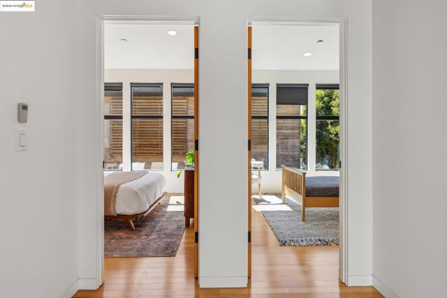2010 9th St, Berkeley CA: https://media.crmls.org/mediaz/91a37151-d5d4-44e2-8d99-592ac2a38a3c.jpg