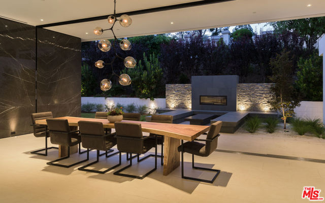 1535 Carla, Beverly Hills CA: https://media.crmls.org/mediaz/91a3ba6a-e899-4516-bb86-5bbcb8a7fefa.jpg