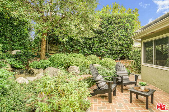 2926 Urban Avenue, Santa Monica CA: https://media.crmls.org/mediaz/91a44d4e-cfdb-44a7-a2ef-6c4eb3dd674e.jpg