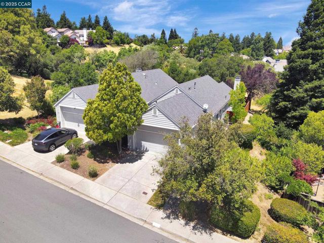 1806 Ridgeland Circle, Danville CA: https://media.crmls.org/mediaz/91a48c05-6d8a-46ad-867c-e7a16bb0c712.jpg