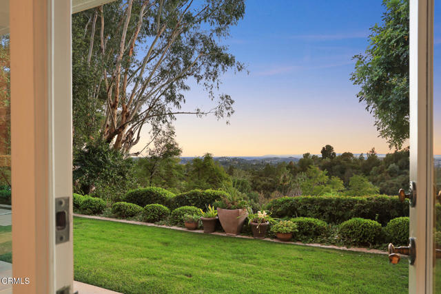 Detail Gallery Image 39 of 63 For 399 N San Rafael Ave, Pasadena,  CA 91105 - 3 Beds | 3/1 Baths