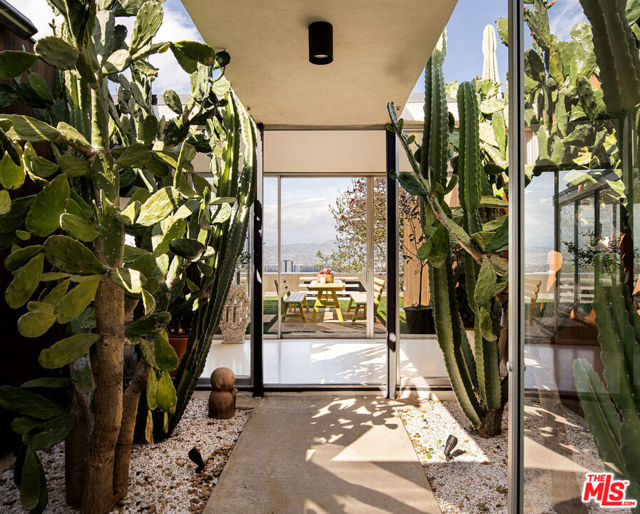 3 Bed Home for Sale in Los Angeles, California