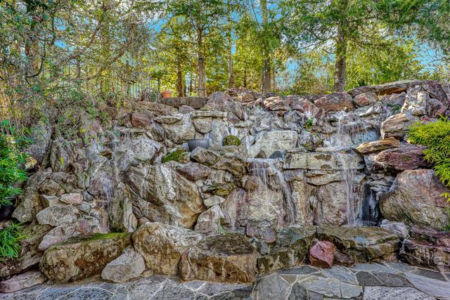 8451 Goldenrod Circle, Gilroy CA: https://media.crmls.org/mediaz/91a501cd-6f61-48c5-8f8b-068c104eb605.jpg