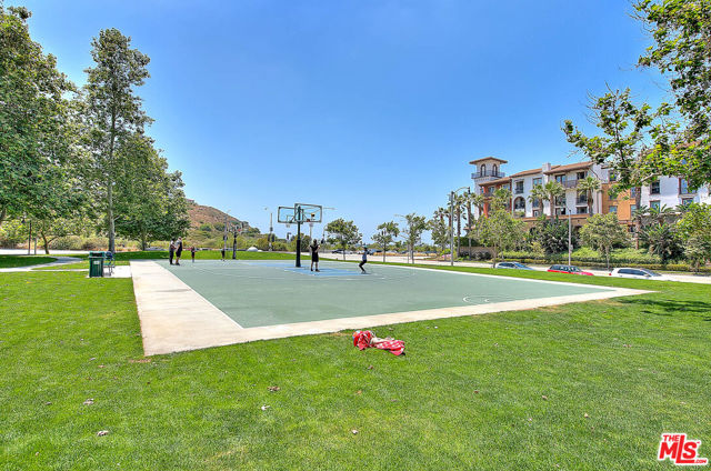 13020 Pacific, Playa Vista CA: https://media.crmls.org/mediaz/91a52194-4396-499b-8257-58392ecc8ba0.jpg