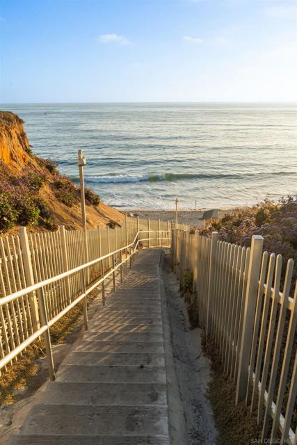 515 N Acacia Ave, Solana Beach CA: https://media.crmls.org/mediaz/91a52a57-a47c-41fa-bc31-86074b9972cd.jpg