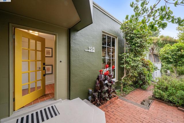 198 BRET HARTE ROAD, Berkeley CA: https://media.crmls.org/mediaz/91a559a9-d58b-4a76-8e44-adde021f8cc9.jpg