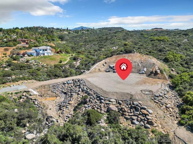2169 Corte Dorado Espuela, Alpine CA: https://media.crmls.org/mediaz/91a5c21d-b1a1-4993-940f-86c97a4ab2f1.jpg