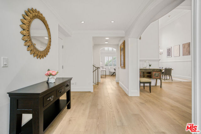 Drew Fenton | 11974 Mayfield Avenue Los Angeles CA | MLS: 7517831