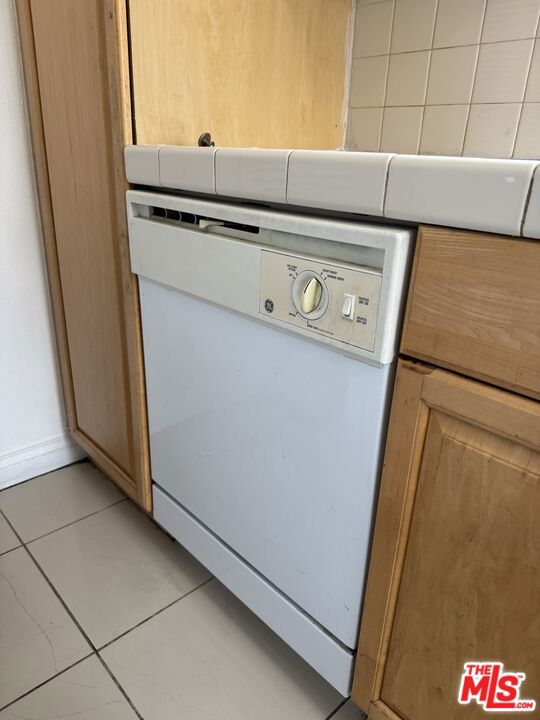 428 S DOHENY Drive, Beverly Hills CA: https://media.crmls.org/mediaz/91a5f9cf-4848-4e4d-a2a7-dbd349f0956f.jpg