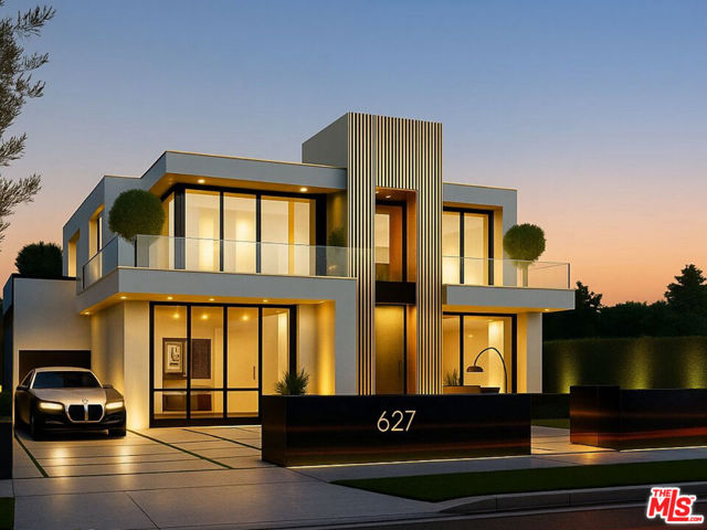 627 17th Street, Santa Monica CA: https://media.crmls.org/mediaz/91a6db07-09ae-4e1a-a65d-f8013f3e3986.jpg