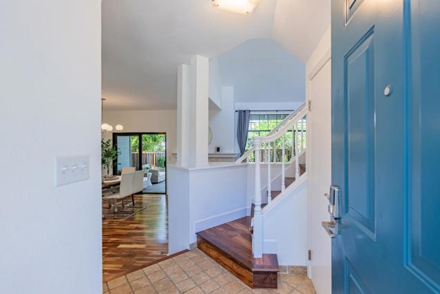 425 Mountain Laurel Court, Mountain View CA: https://media.crmls.org/mediaz/91a6f820-ae4e-4c97-942c-4d47ee65da2f.jpg