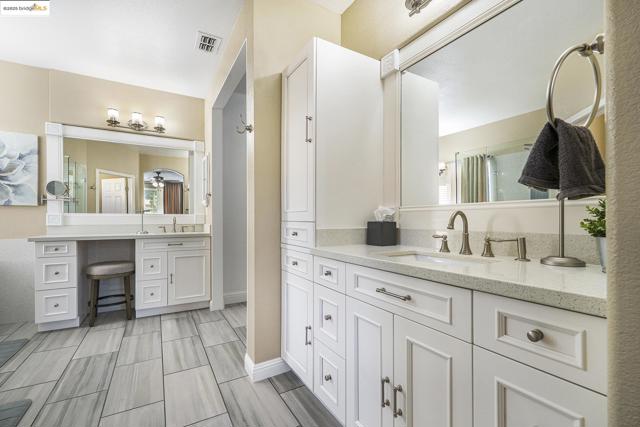 2532 Crystal Way, Antioch CA: https://media.crmls.org/mediaz/91a71481-8433-4704-807a-287b4f438ca0.jpg