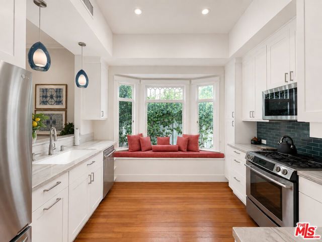 713 Bay Street photo 5